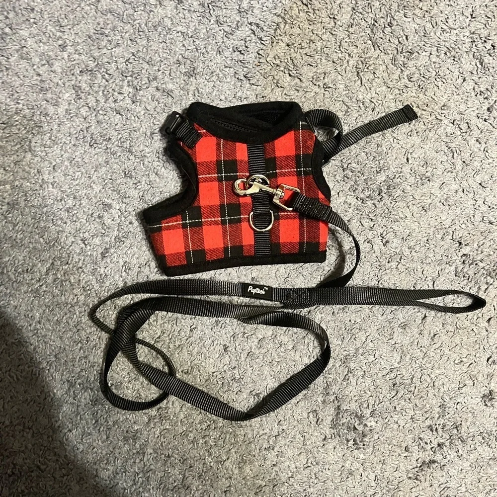 3/$15 Red Plaid Kitten Harness with Leash